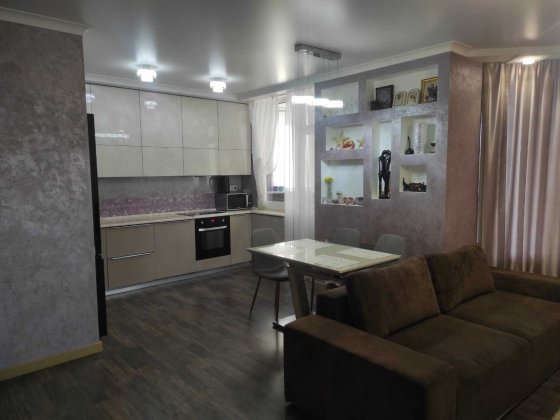 Продам 3 кімн.квартиру з ремонтом по вул.Чорновола 15 а Чернигов