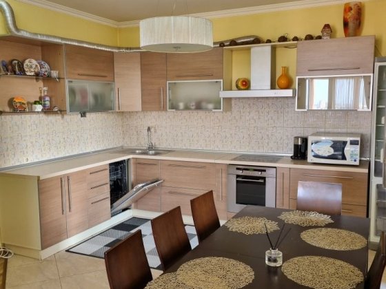 Простора та світла 3-кімнатна квартира 115 м² вул. Анни Ахматової 13 Киев