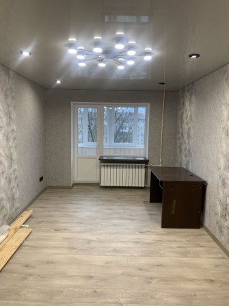 Продам 2 кімнатну квартиру по вул . Майдан Згоди центр - фото 1