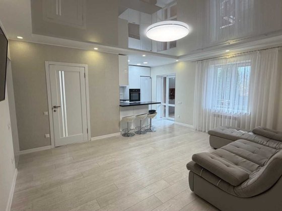 2-кімнатна квартира на Вишеньці з власним двором та паркомісцем Винница