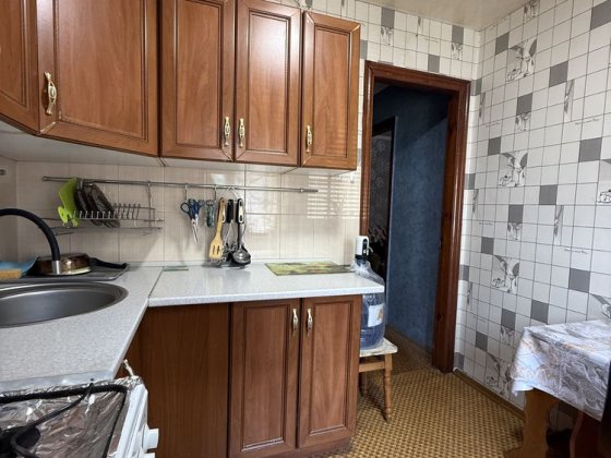 Продається  2 кімнатна пр. Слобожанський,100 Днепр