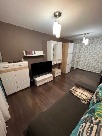 Продам 2 ком квартиру евроремонт - фото 1