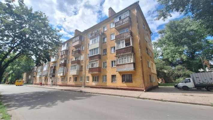 Продам 2 ком Шерстянка Сертификат - фото 1