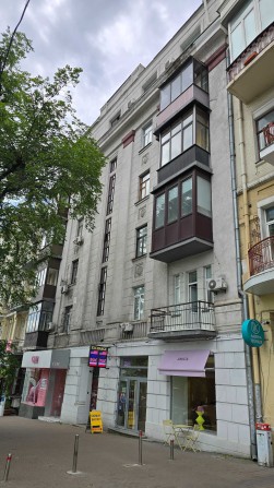 Площа Українських Героїв, Велика Васильківська. Власник. - фото 1