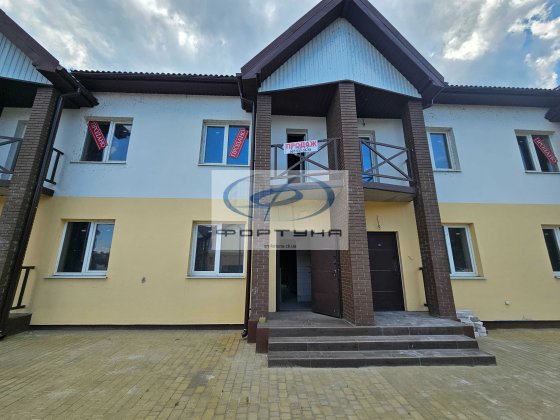 Квартира у новобудові із власним двориком та паркомісцем, РІВЕР ТАУН Черкассы