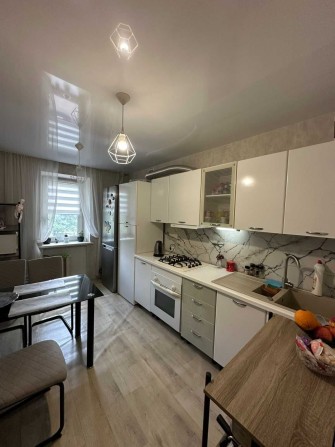 Продаж 4 кімнатної • З ремонтом • Центрі міста - фото 1