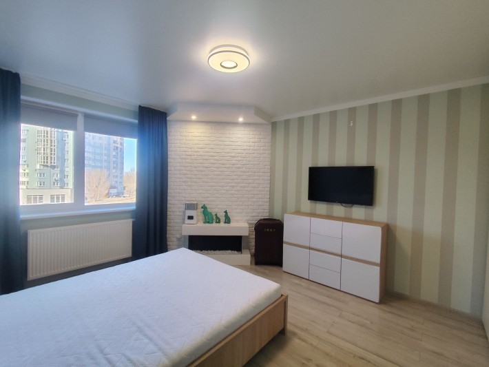 Продам видову, 3-х кімнатну квартиру р-н Митниця - фото 1