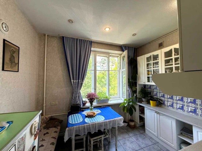 Продаж 2кім.Саксаганського 60а,Сталінка. Центр.СТ.м Університет - фото 1