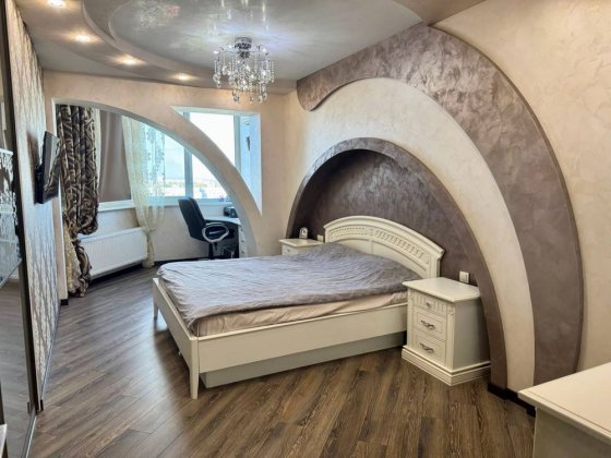 Продам 4к квартиру Левый берег ул. Дарницкая Днепр