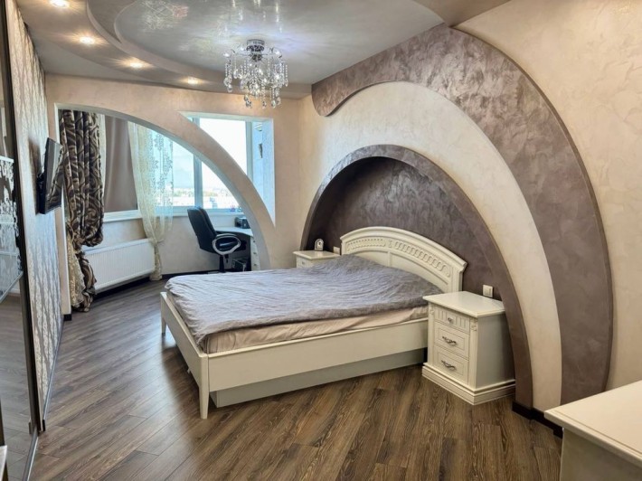 Продам 4к квартиру Левый берег ул. Дарницкая - фото 1