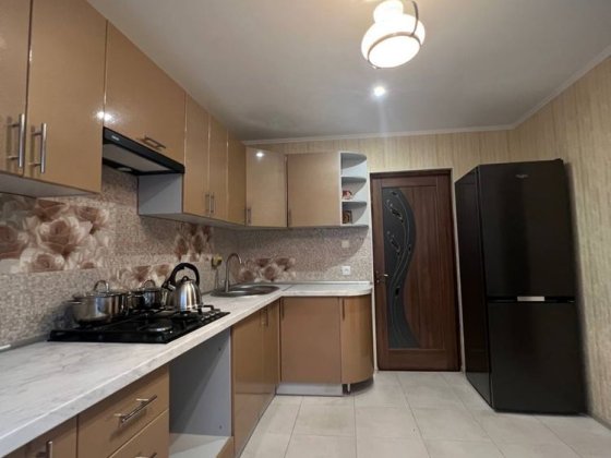 Оренда приватного будинку з паркомісцем Винница