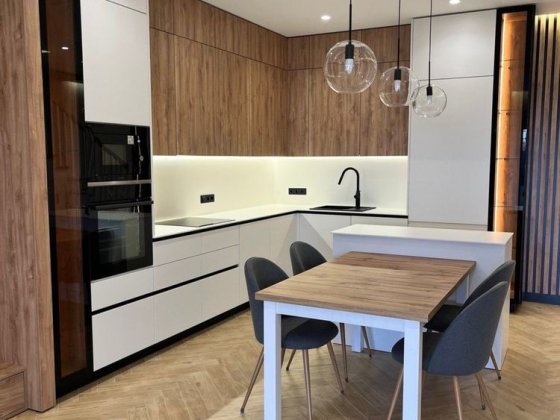 Оренда великого котеджу