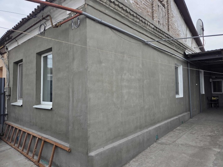 Сдам часть дома с ремонтом отдельный двор - фото 1