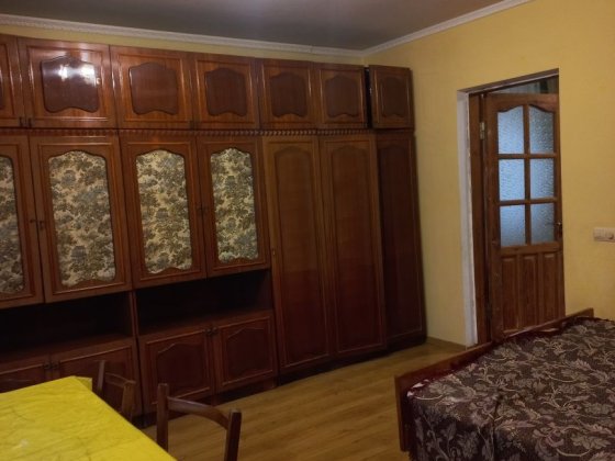 Здам довгостроково 2-кімнатну частину будинку на Крошні Житомир