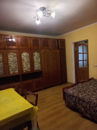 Здам довгостроково 2-кімнатну частину будинку на Крошні - фото 1