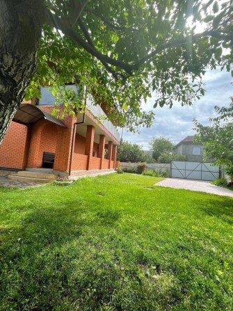 Оренда двохповерхового будинку - фото 1