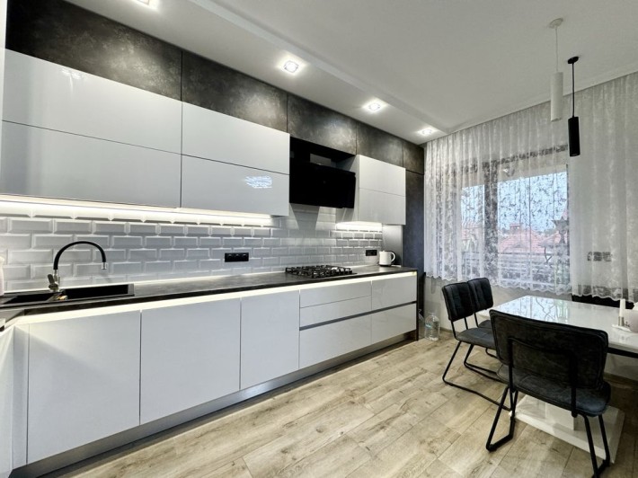 Оренда стильного котеджу в Залізничному районі Львова - фото 1