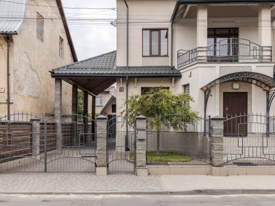 Оренда затишного будинку Львів