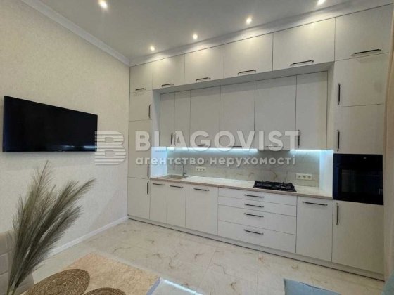 3К Тарасівська 8 м. Університет Київ