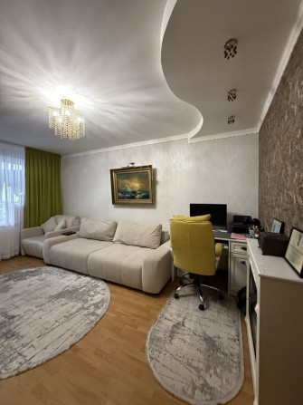 Продаж гарної 2к квартири  поліпшеного планування. - фото 1