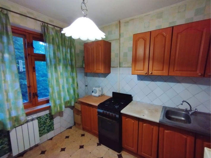 Продам 3х ком квартиру с большой кухней! - фото 1