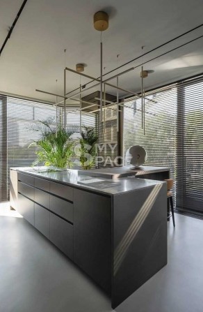 Продам квартиру(165м2)з дизайнерським ремонтом в Ж.К Signatura - фото 1