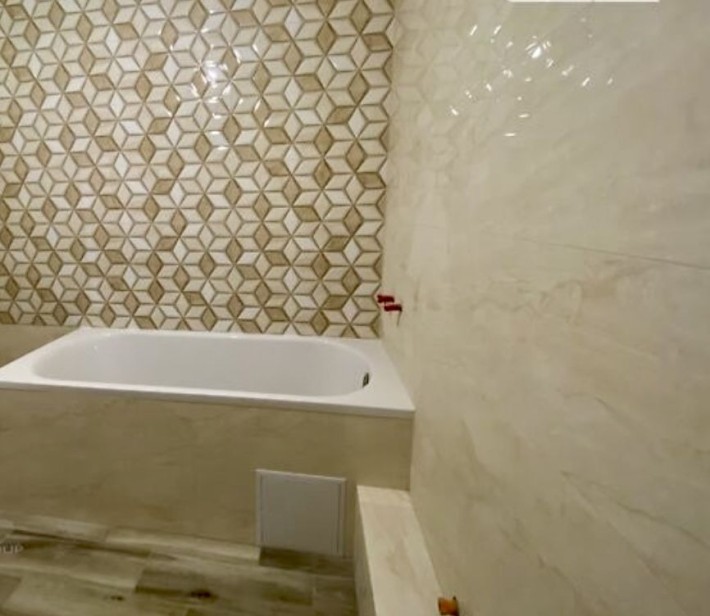 Простора свіжа квартира в чудовій локації - фото 1