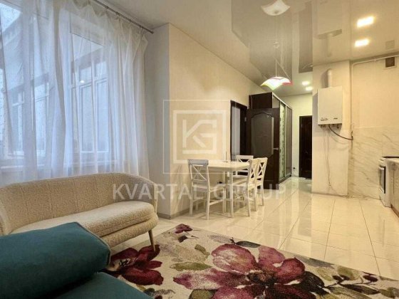 Продам світлу та сучасну євро-двокімнатну квартиру. Без комісії. Київ