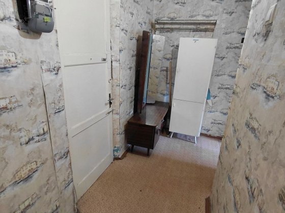 Продаж 1 кім кв Космос 3 поверх Запорожье