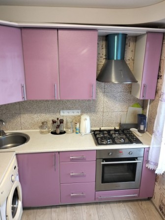 Продаю 2-х ком кв.4/9 ул.Героев 93 бригады,ост.ШКОЛА - фото 1