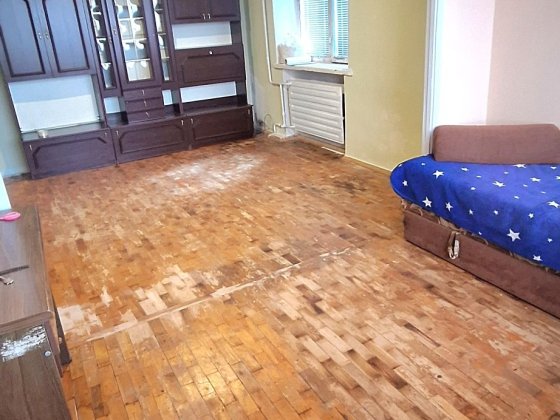 ПРОДАМ 1кв. ул.Зап.Казачества ПОЛУТОРКА цена 15 000 у.е. Запорожье