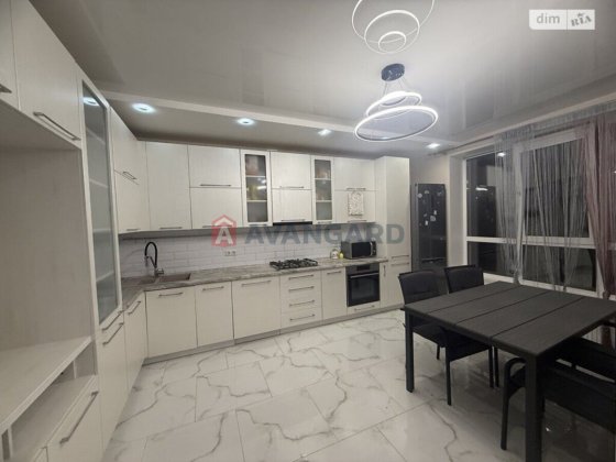 продаж 4-кімнатної квартири Винница