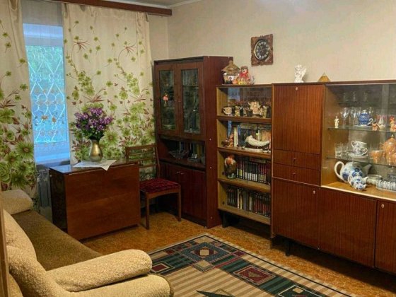 (7) Продаж 2 к. квартири на Кропивницького (2590)