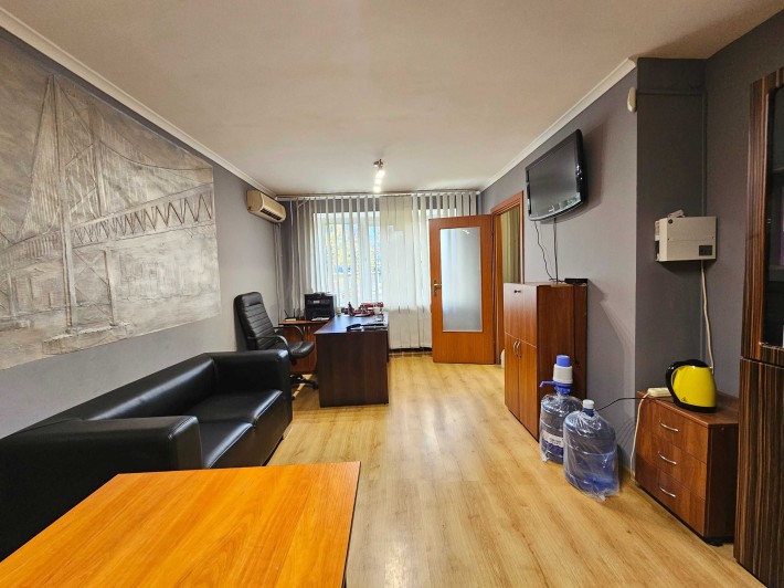 Продам 1 кім. квартиру-офіс на пр. Науки (Гагаріна), червона лінія. - фото 1