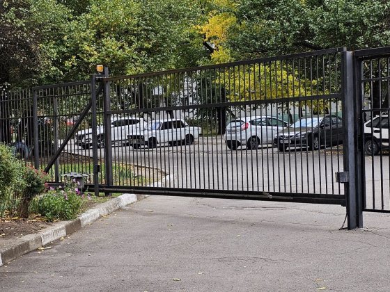 Актуально! 1-ая в Закрытом Дворе, ОСББ, Бульвар Строителей .