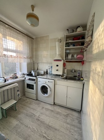 КрошняПродаж 2х кімн квартири.5 поверх цегляного будинку - фото 1