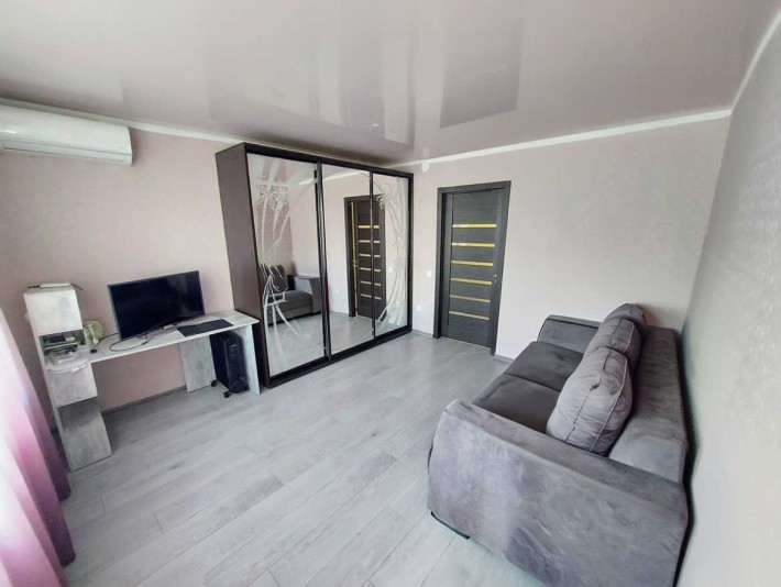 Продам 2х кв-ру "чешка" 12й квартал, ТРЦ Терра, Гладкова (Квартальная) - фото 1