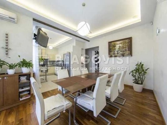 Поділ продаж квартири Киев