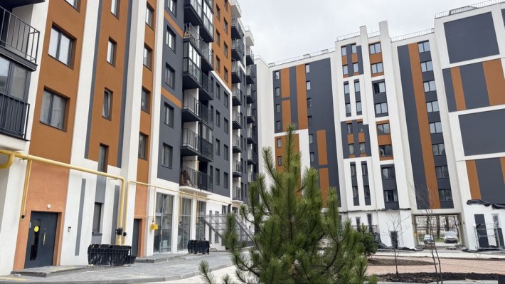 Велика 2 кімнатна квартира - фото 1