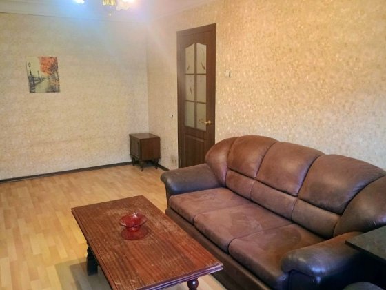 Продам 3 комнатную квартиру на Гагарина, средний этаж! Днепр