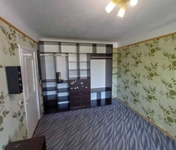 Продається 1-о кімнатна квартира вул. ГЕРОЇВ ПОЛКУ АЗОВ 4/5 - фото 1