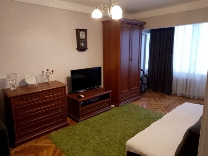 Оренда 2во кімнатної Дніпровський,вул.Куліша 9 - фото 1