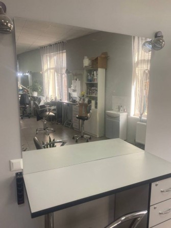 Здається в оренду місце для перукаря/майстра манікюру/бровіста - фото 1