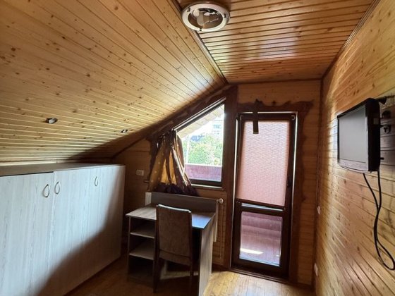 Кімната в котеджному будинку, Спортивна 32. Центр. локація