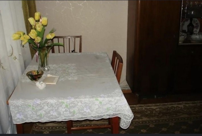 Сдается комната в дме без хозяев под ключ.Пишите в ватсап, вайбер. - фото 1