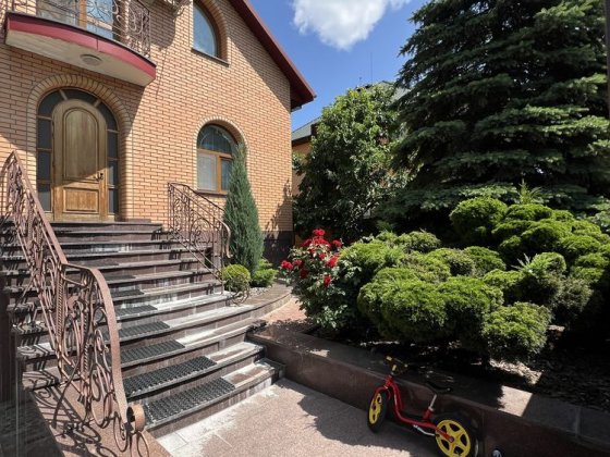 Аренда дома-фортеця. ул.Богатырская. Киев. Яхта Клуб.