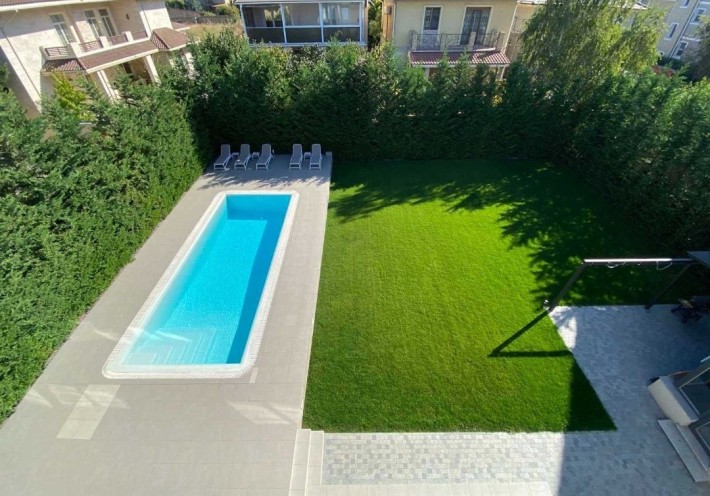 Сучасний будинок з басейном, лазнею та укриттям – оренда в Совіньйоні - фото 1