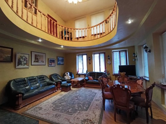 Оренда будинку метро Осокорки  під IT. офіс, міні готель 6 кімнат Киев