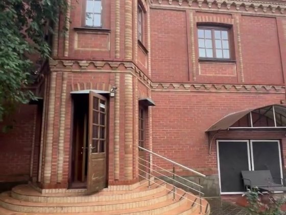 Сдам дом 8 комнат 500 м с подвалом, сауна,гараж, можно с животными! Одеса