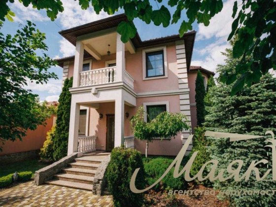 Оренда будинку 240 м² на ділянці 8 соток у м. Київ (Чапаєвка) Киев